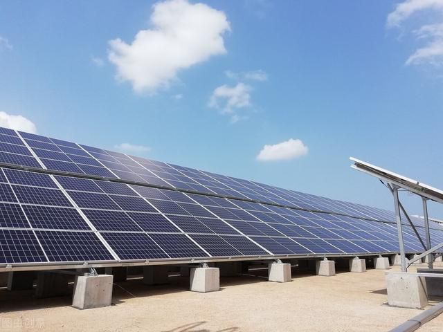 China's grid-connected photovoltaic power generation installed capacity exceeded